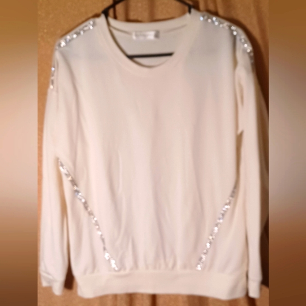 Nice top for casual or to wear with jeans size large